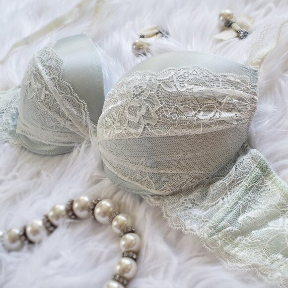 Pale metallic green lace push-up bra - Picture 2 of 4